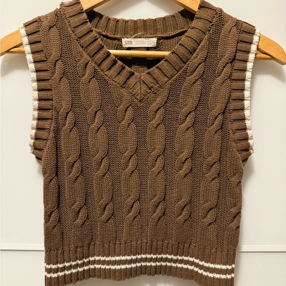 💸CLEARANCE 4/$15💸 Cotton Cropped Sleeveless Sweater